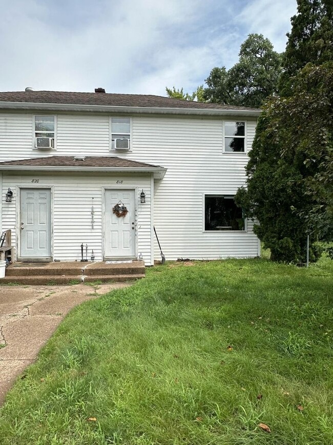 Building Photo - 818/820 Platt Street