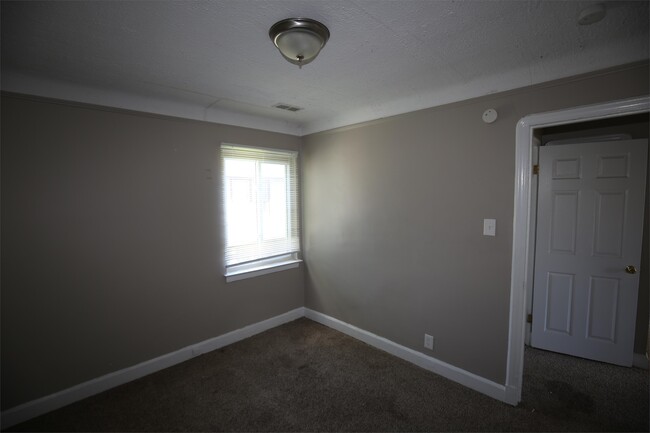 Building Photo - 13503 Mettetal St
