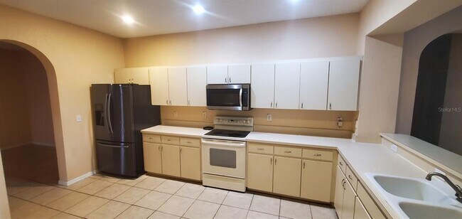 Building Photo - 810 Terranova Rd