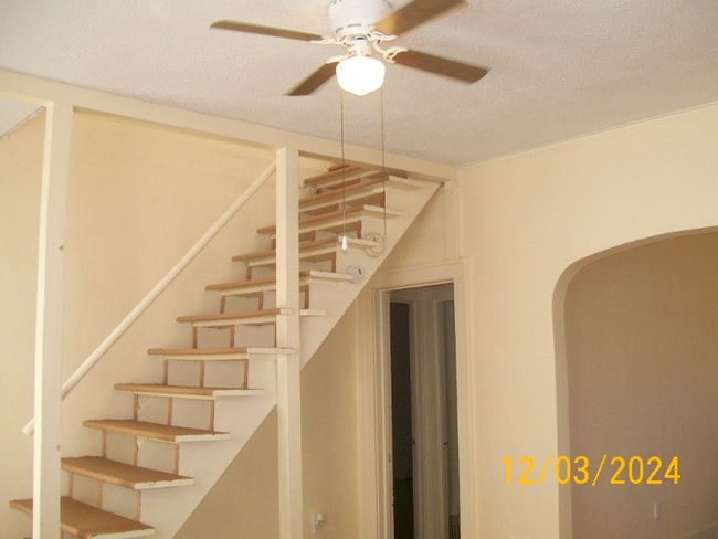 Building Photo - 221 E Callender St