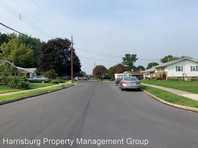 Building Photo - 3 br, 1.5 bath House - 3533 March Dr