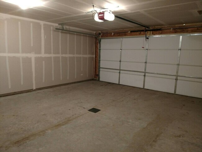 Building Photo - Twin Home in Lakewood!