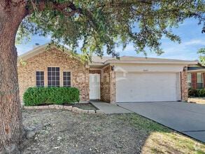 Building Photo - 8608 Rainy Lake Dr