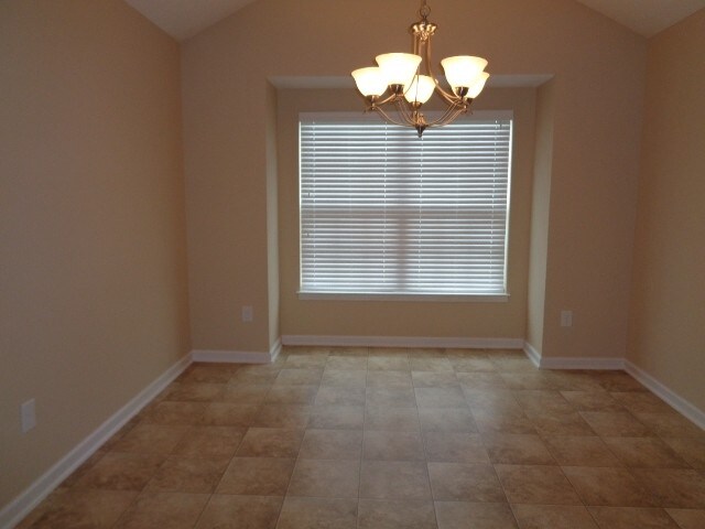 Building Photo - 1075 Savannah Ave