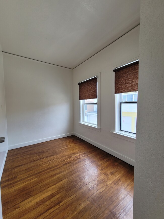 Building Photo - 718 Santa Rita Plz