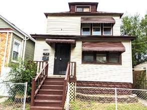 Building Photo - 10655 S Hoxie Ave