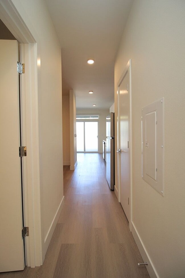 Building Photo - 8417 SW 24th Ave