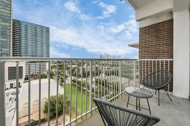 Foto del edificio - 3600 Montrose Blvd