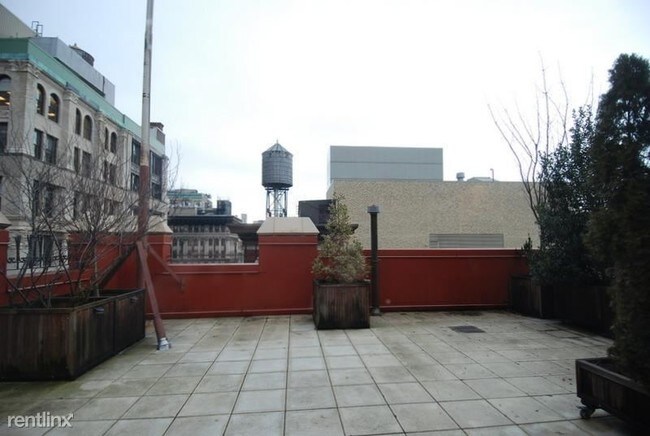 Foto del edificio - 19 Waverly Pl