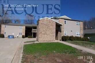 Building Photo - 1 E Division St