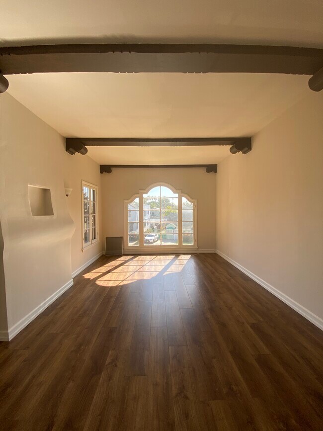 Building Photo - 1119 S Citrus Ave