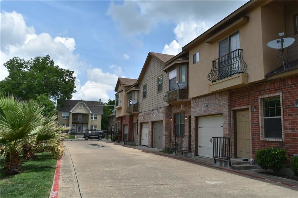 Primary Photo - 5316 Reiger Ave