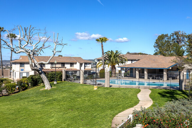 Courtyard - Greystone Ridge Townhomes