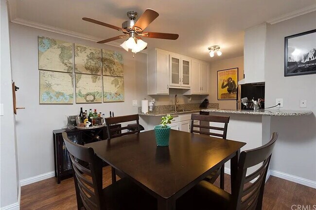 Foto del edificio - 424 N Bellflower Blvd