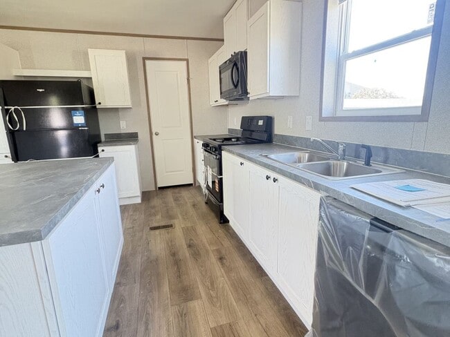 Building Photo - 4514 San Juan Dr S