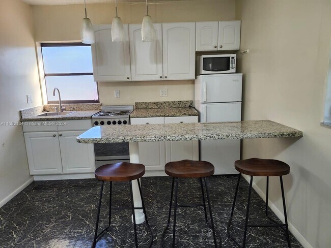 Building Photo - 14115 SW 42 Ter