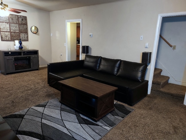 Foto del edificio - 127 S Main St