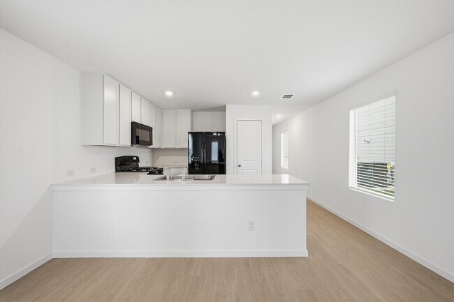 Building Photo - 4016 Belmont Dr