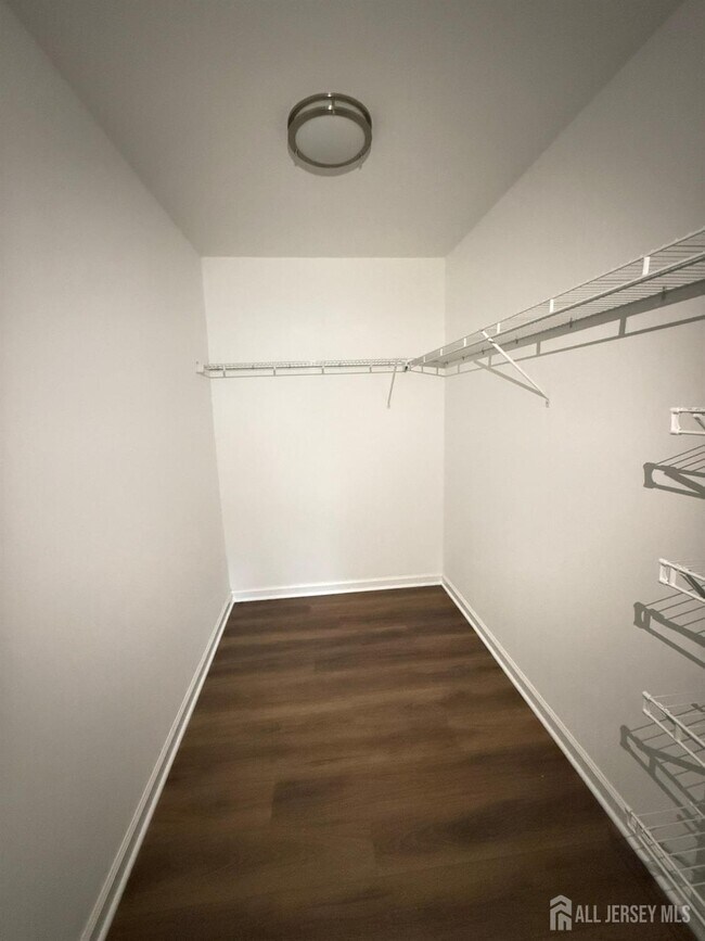 Foto del edificio - 1225 Waterford Dr