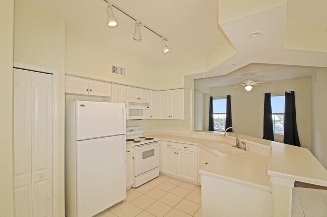 Building Photo - L'Pavia Condo for Annual Rent
