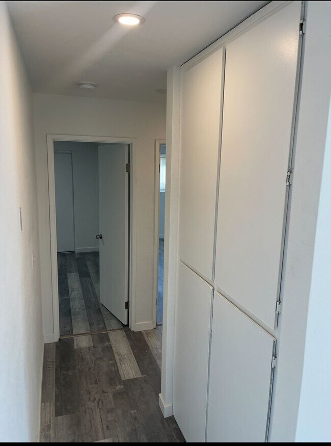 Building Photo - Spacious 3 bedrooms 3 full baths home in Chula Vista