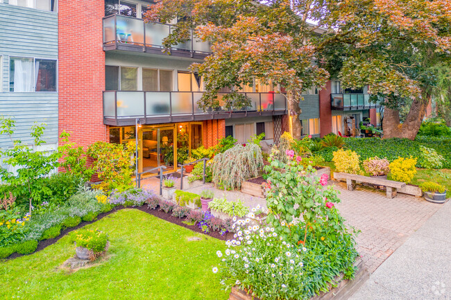 Photo du bâtiment - Driftwood Apartments