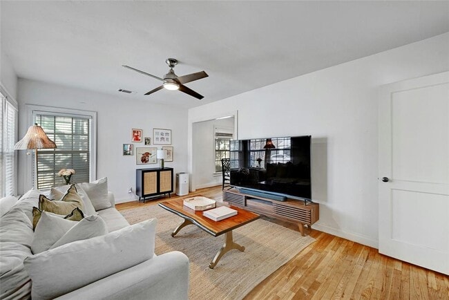 Building Photo - 5313 Avenue F