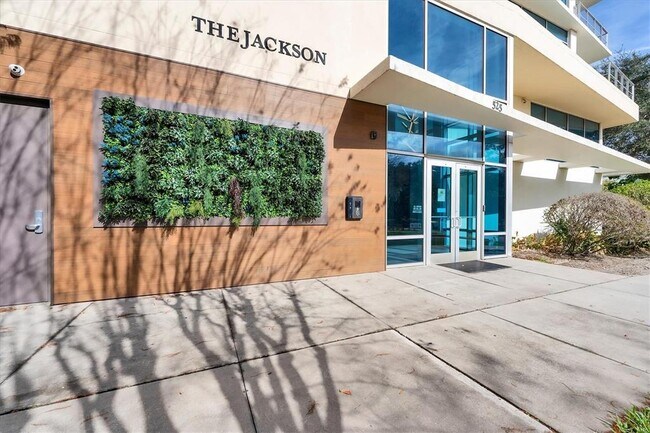 Foto del edificio - 525 E Jackson St