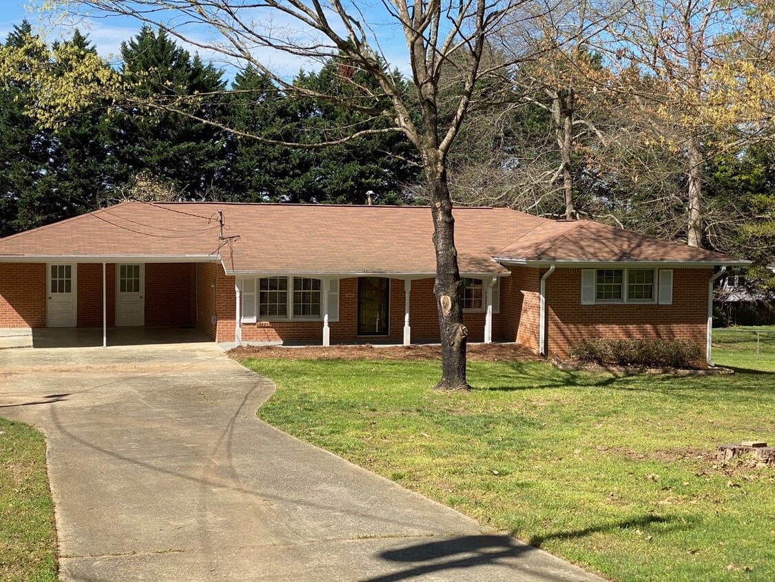 Primary Photo - NEW Listing - Lovely, Brick Ranch near His...