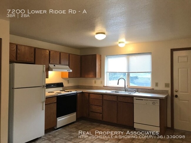 Foto del edificio - 7200 Lower Ridge Rd