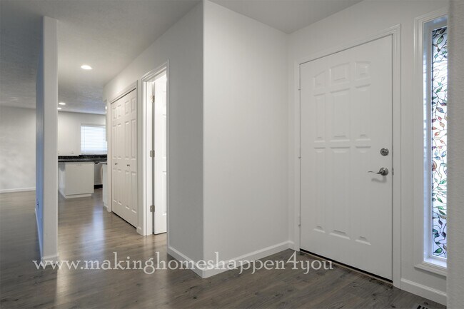Building Photo - 1387 Orchardview Ave NW
