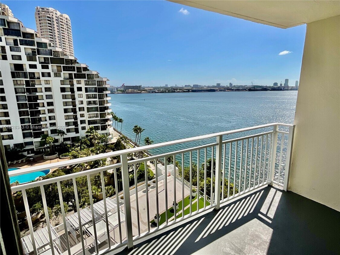 Foto principal - 770 Claughton Island Dr