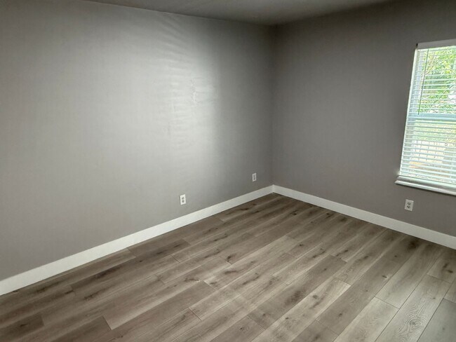 Foto del edificio - Newly renovated 4 bedroom home!