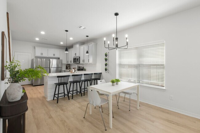 Foto del edificio - Brand New 6 Bed, 6.5 Bath, 3 Story Townhomes w/ Bonus Room & Balcony!