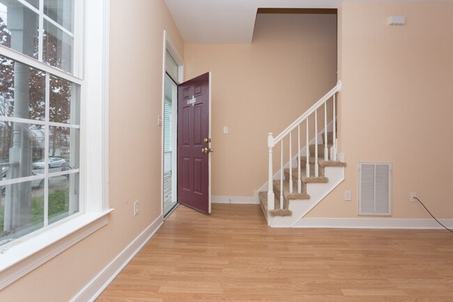 Foto del edificio - 1311 W Leigh St. Duplex