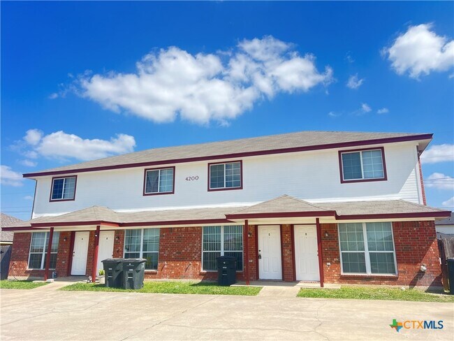 Foto del edificio - 4200 Alan Kent Dr