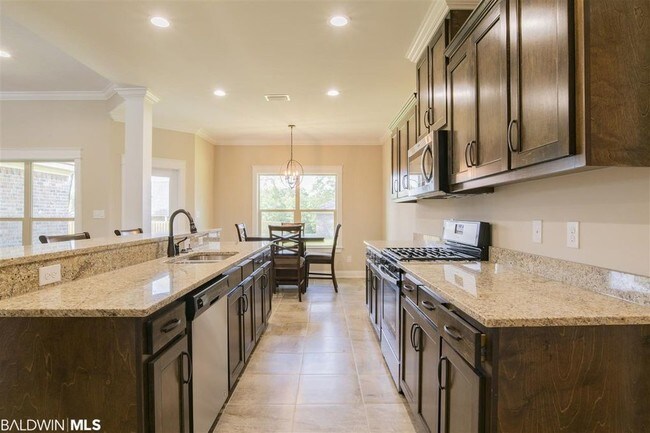 Building Photo - 12585 Squirrel Dr