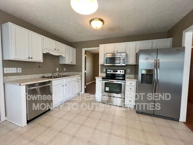 Foto del edificio - 155 Saunders Ct
