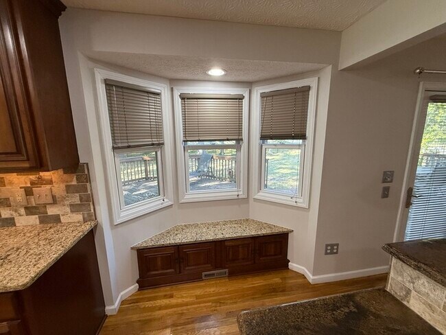 Foto del edificio - Updated 4 Bedroom, 2.5 Bath Home