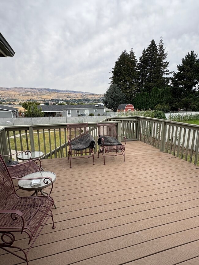 Building Photo - 2557 Cordell St