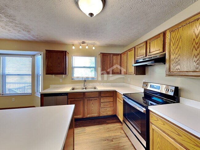 Building Photo - 5726 Oyster Bay Way