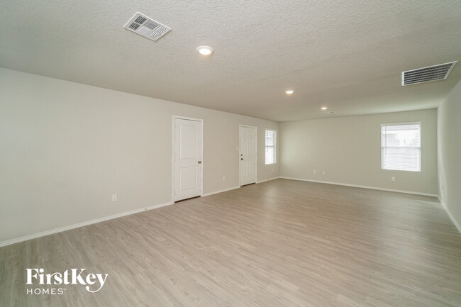 Building Photo - 10767 Prusiner Dr