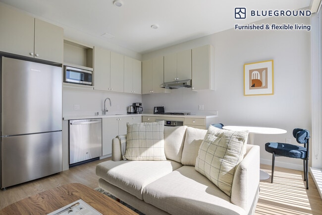 Building Photo - 200 Mesnager St