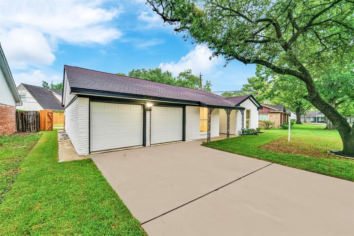 Foto principal - 9714 Blankenship Dr