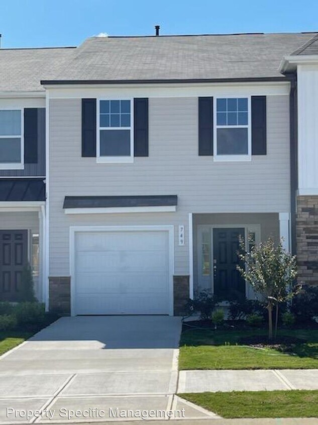 3 br, 2.5 bath House 749 Ridge Cliff Lane House Rental in Zebulon