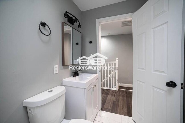 Building Photo - 3218 Elmley Ave