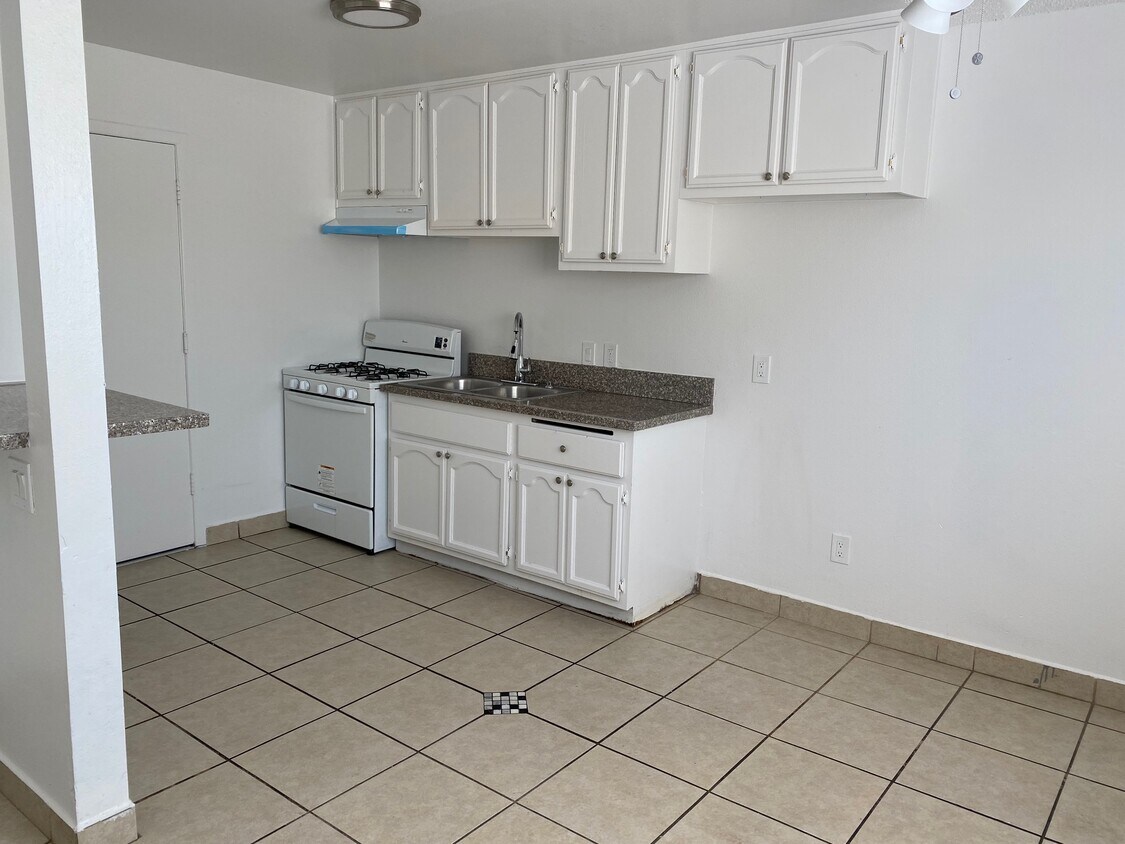Primary Photo - 11741 Runnymede St