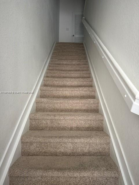 Foto del edificio - 390 NE 12th St