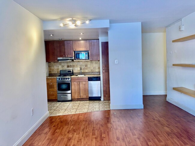 Foto del edificio - Riverwest Condominiums