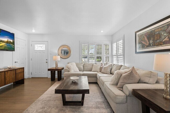 Foto del edificio - Modern South Denver Gem Available Now!!!